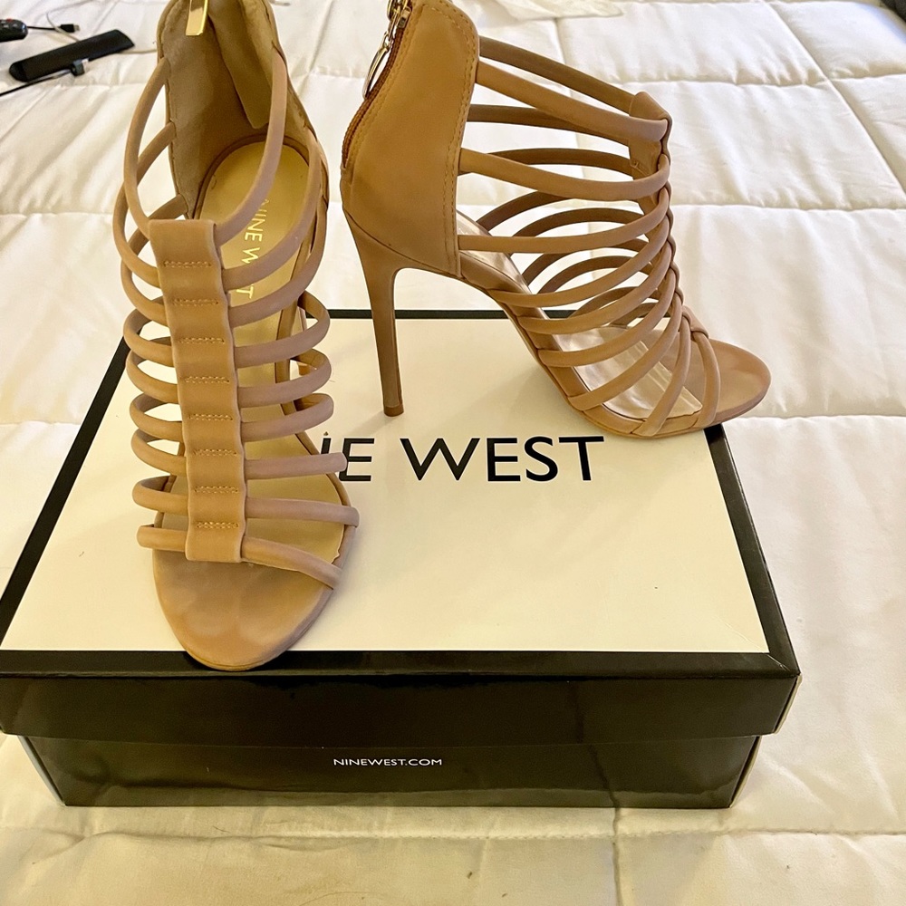 Nine West 6.5 Caged Bootie